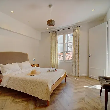 Apartment Magnifique 3 Pieces Renove Centre 'banane' Avec Veranda ! A2b88